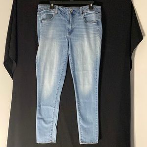 American Eagle-Super Stretch Jegging Size 16 Long